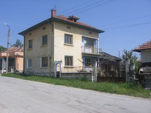 Nice and big property situated in a quiet and picturesque village 30 km away from Vratza,Bulgaria