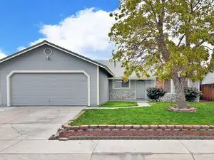 Beautiful 3 beds 2 baths house for rent in Fernley