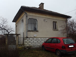 Rural house with quiet location & big yard 15 km from Vratsa