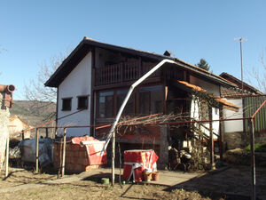 Solid house with plot of land & view located in tourist area