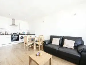 City centre modern one bedroom apartment