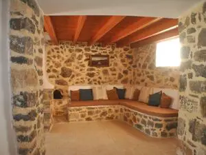  Stone Renovated Cottage. Countryside Views - East Crete