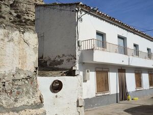 Enormous town property FCN4