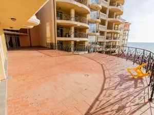 Sea View apartment with 1 bedroom in complex
