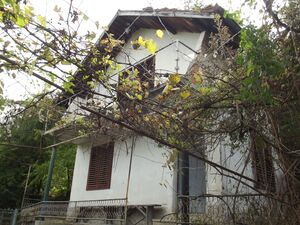 Villa with big plot of land and nice views 1 hour from Sofia