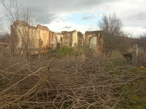 Bungalow and outbuildings on the notary deed 1310 Sqm In VT