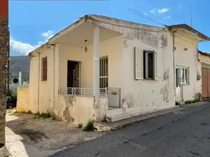  Simple House with Small Garden - East Crete