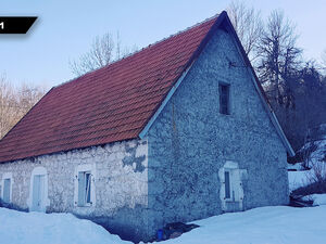 Stone house with peaceful land 3500m2 and privat cave