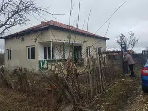 ONE-STOREY HOUSE, 40 MINS TO VARNA AND AIRPORT, REGULAR BUS