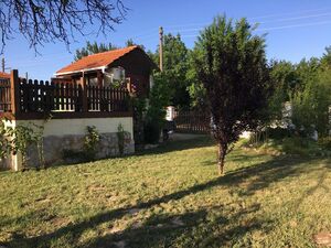 Spacious house with a pool near a town Dobrich !