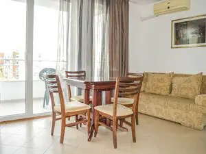 Lovely affordable 1-bedroom apartment with low maintenance
