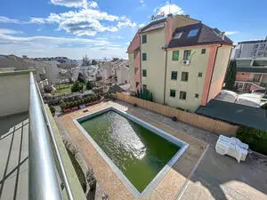 Pool and sea view 1-bedroom apartment in Green Paradise