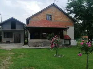House for sale Mladenovac - Medjuluzje