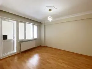 2+1 NICE FLAT IN CENTREAL LOCATION CLOSE TO METROBÜS 
