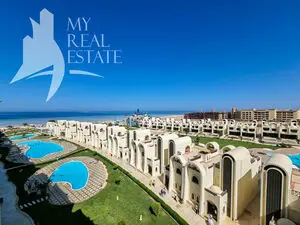 Sea and pool view 1 bedroom apartment in Sun Gate