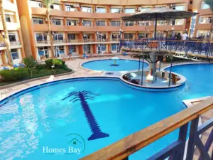 Oasis Resort : Luxury apartment with balcony over the pool