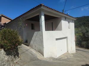 Casa de Habitação; Detached House in Tremoa, Almalaguês