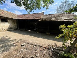 3 bedroom house with nice garden 35 minutes from Varna