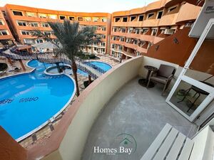 Oasis Resort: fully furnished home with stunning pool view!