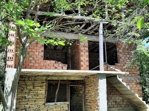 Rural property 5 km away from town, river and train station