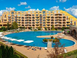 1 Bed apartment in first line with sea view, Aheloy