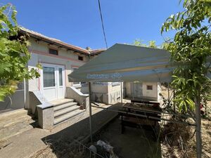 Bulgarian house close to Romanian border and General Toshevo