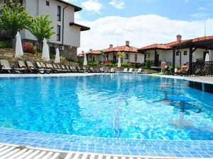 One-bedroom apartment with a sea view in Bay View Villas