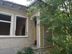 Property for total renovation in Vinograd North of VT 