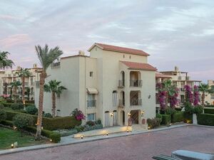  Pool View 73m² Apt – Veranda 15% Down Payment