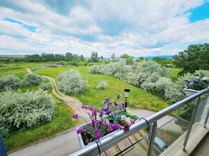 Beautiful one-bedroom apartment with a nice view!