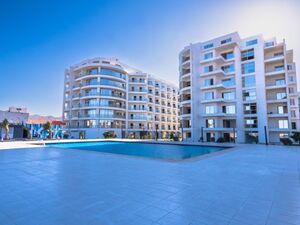 Studio of 52 sqm with green landscape view and private beach