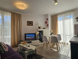 Apartment with 2 rooms and Low Maintenance Fee | Golden Day