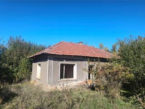 Old rural property with plot of land and quiet Vratsa