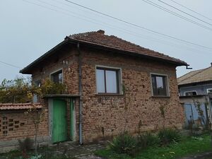 Fully Furnished Village Estate in Morava – Large Plot, Many 