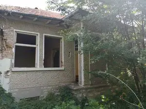 Property for total renovation in Vinograd North of VT 