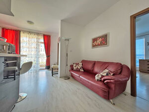 Two-Bedroom Ground-Floor Apartment for Sale | Sunny Day 6