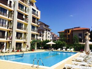 Pool view One bedroom apartment with 2 Bathrooms Amber Beach