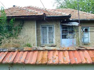 House with Large Garden for Renovation near Strazhitsa and V