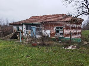 One-storey house with a plot of 1900 sq.m near Elhovo