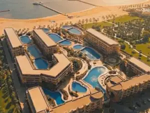 Sea & Pool View Apartment – Marvento Resort 🌊