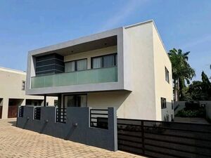 LUXURIOUS FURNISHED 3-BEDROM TOWNHOUSE TO LET@ CANTONMENT