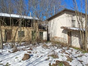 Semi-detached house with big farm buildings 5km Osam river