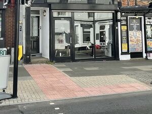 Shop to let
