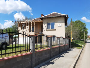 Furnished and ready for living country house with nice yard