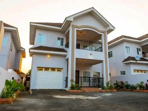 MODERN 4-BEDROOM TOWNHOUSE TO LET @CANTONMENT,GHANA