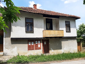 Old house with land & quiet location close to river & train