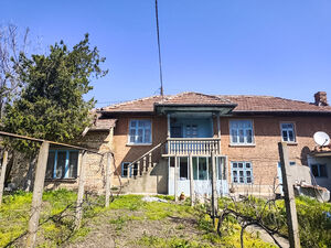 House with 2,000 sq.m. Garden, near Polski Trambesh