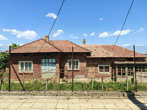  House with Large 2,100 sq.m. Garden, Polski Trambesh