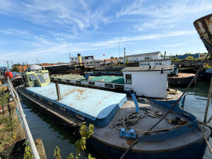 70' Floating Home Project on Residential Mooring  £45,000