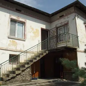 Furnished country house with nice garden 100 km from Sofia